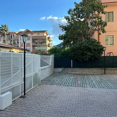 Zona Residenziale, Due Passi Dal Mare Appartamento *